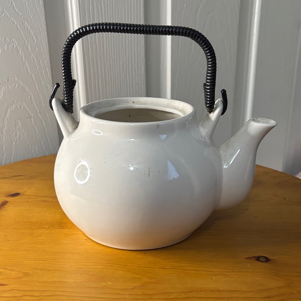 Ceramic Fish Design Teapot - Picture 3 of 6
